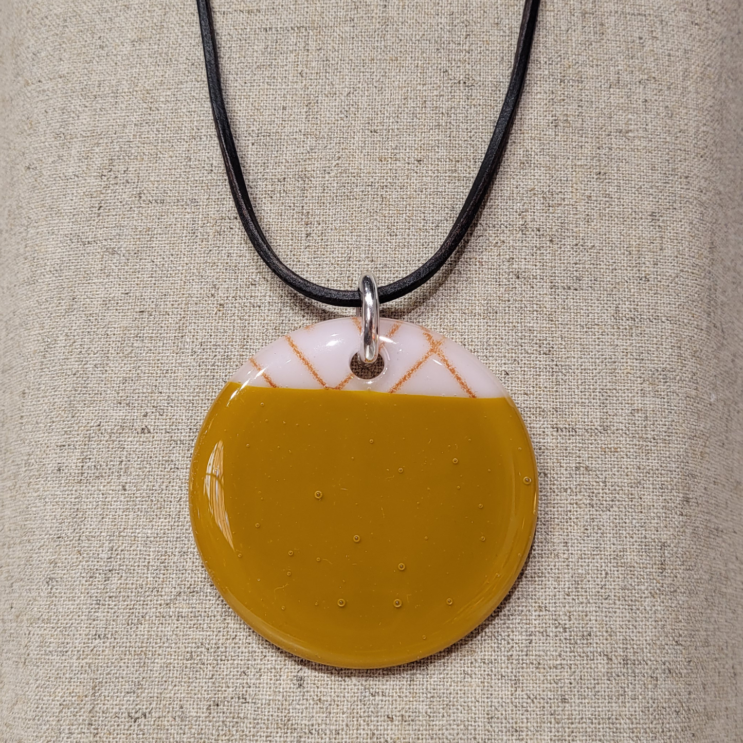 Pendentif sérigraphié vert mordoré